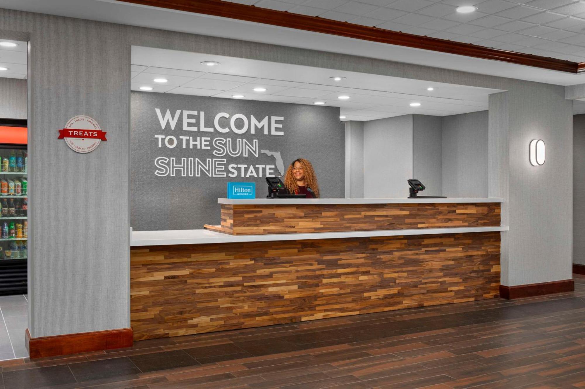 Hampton Inn & Suites At Lake Mary Colonial Townpark Экстерьер фото